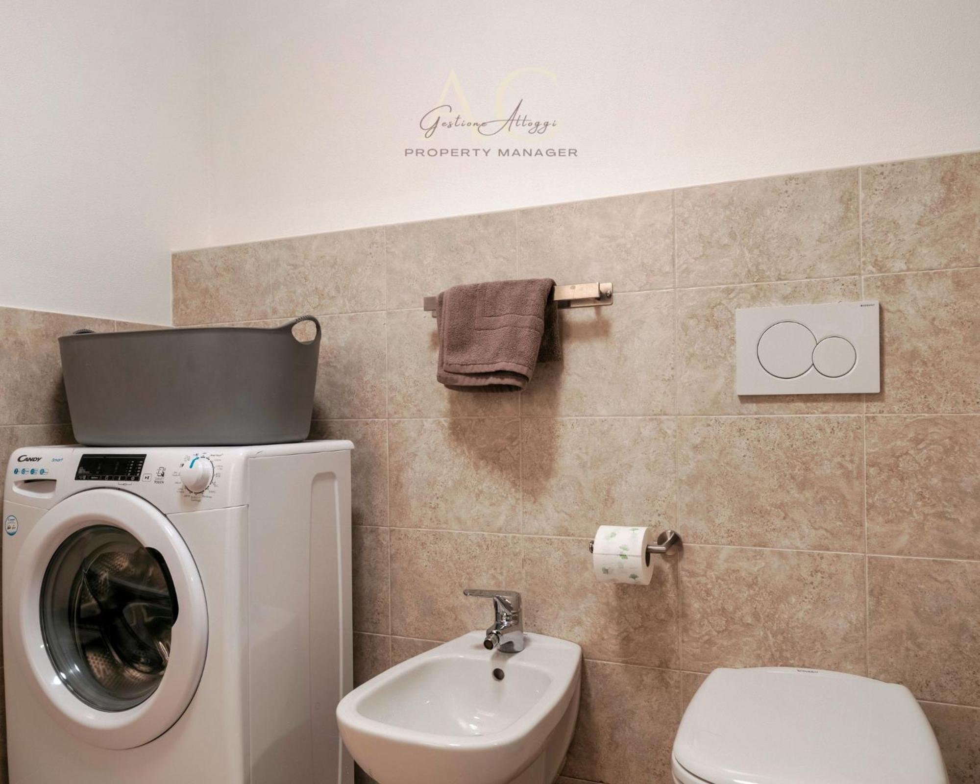 Apartment Square *
