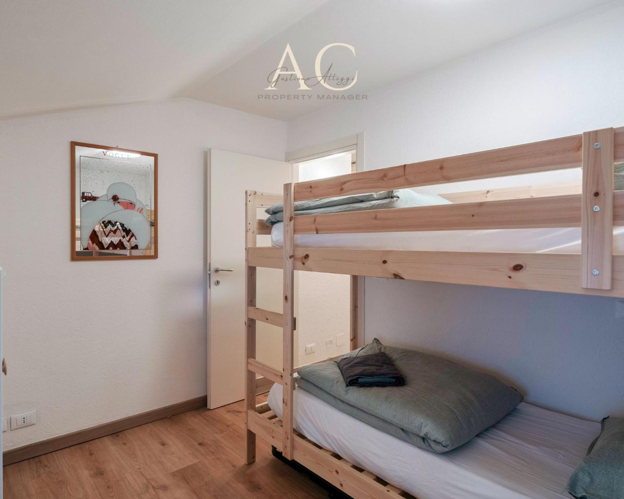 Square Apartment