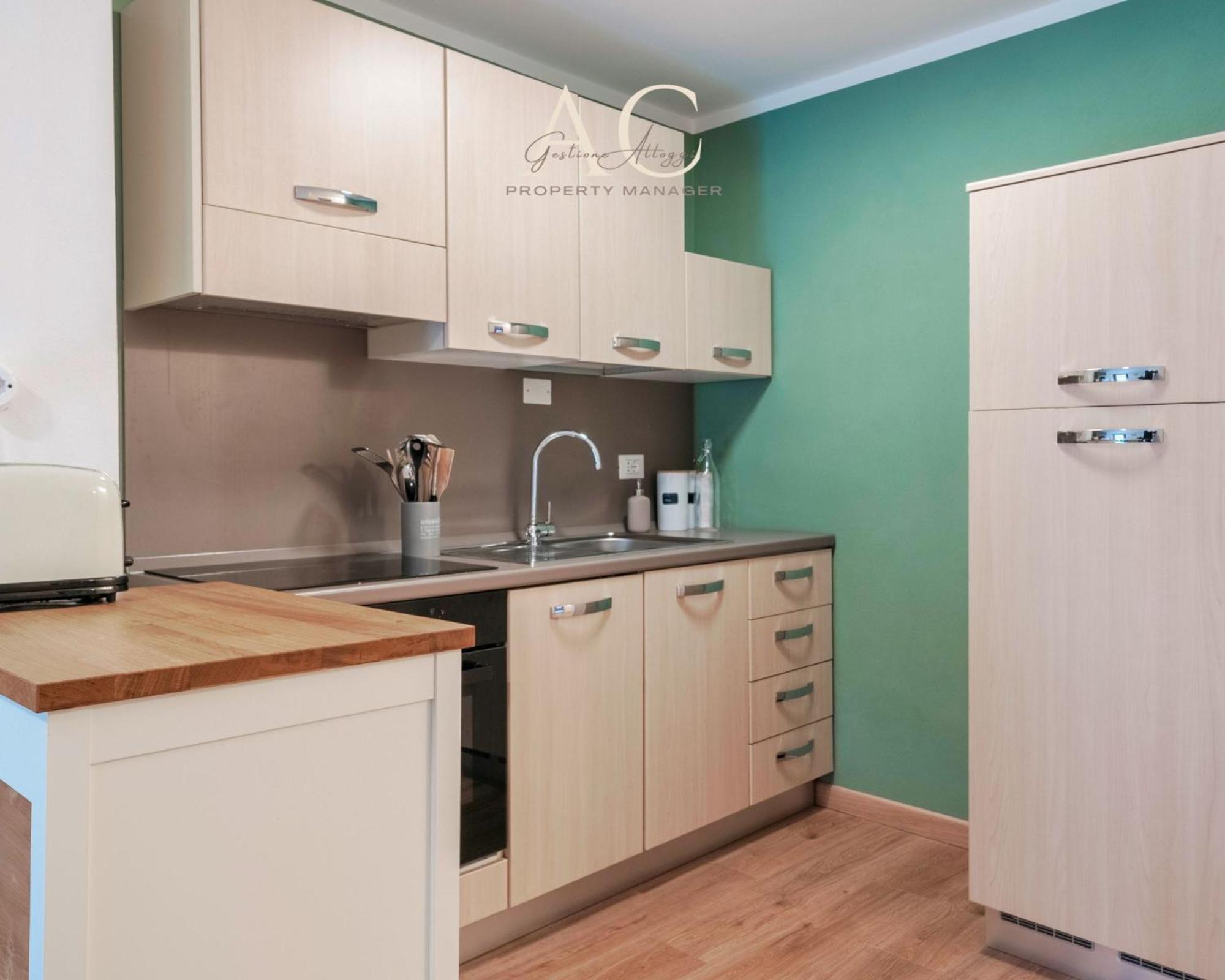 Square Apartment